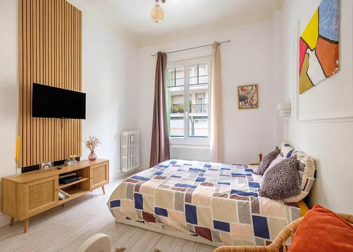 Palais De La Paix * Nice